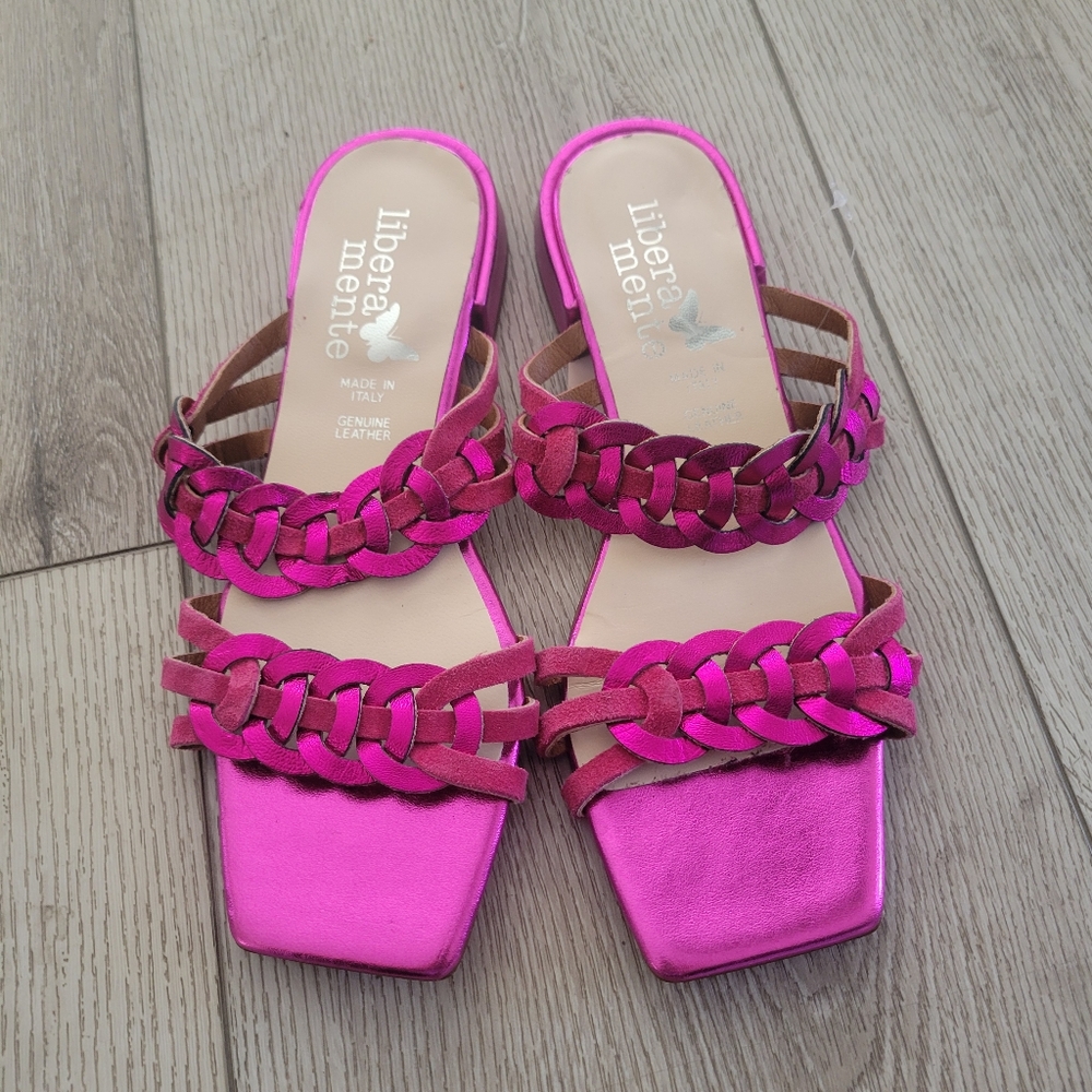 Libera Mente Fucsia Leather Woven Sandals